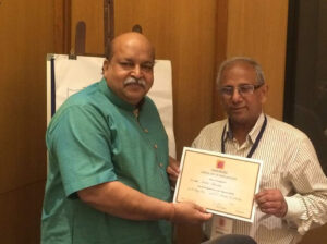 Distributing Vastu Completion Certificates in Vastu Workshop